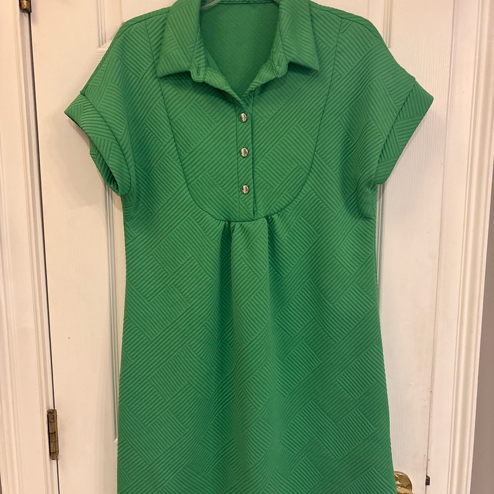 Women’s Green comfy collared dress- size Medium